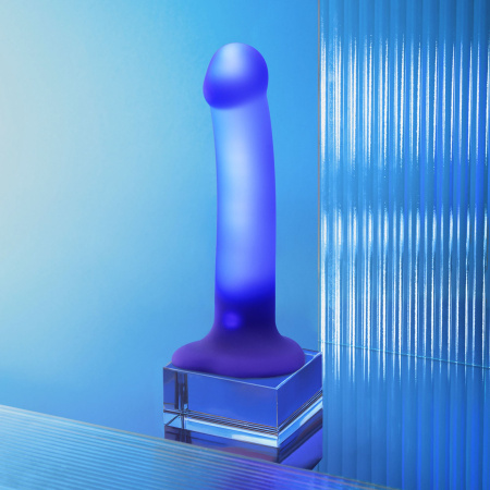 Светящийся фаллоимитатор Strap-on-me Glow-Led Dildo M, фиолетовый