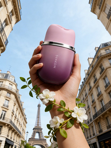 Вакуумный стимулятор с&nbsp;имитацией кунилингуса и&nbsp;ДУ&nbsp;Svakom Klitty