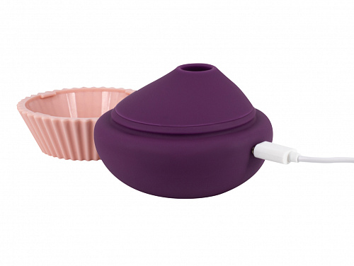 Вакуумный стимулятор клитора с вибрацией Lola Games Blueberry Cupcake, фиолетовый