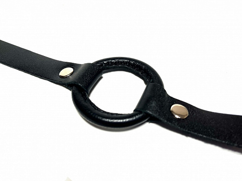 Кожаный кляп-кольцо расширитель BDSM Арсенал, черный